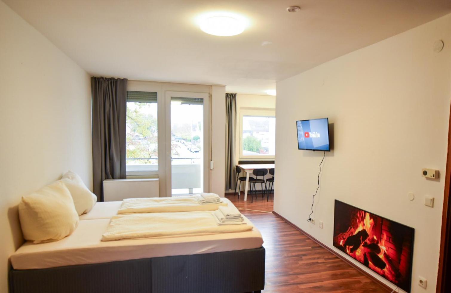 Hotel Im Natur Mit Eigene Kueche Bad Balkon Parkplatz Netflix Nuremberg Extérieur photo