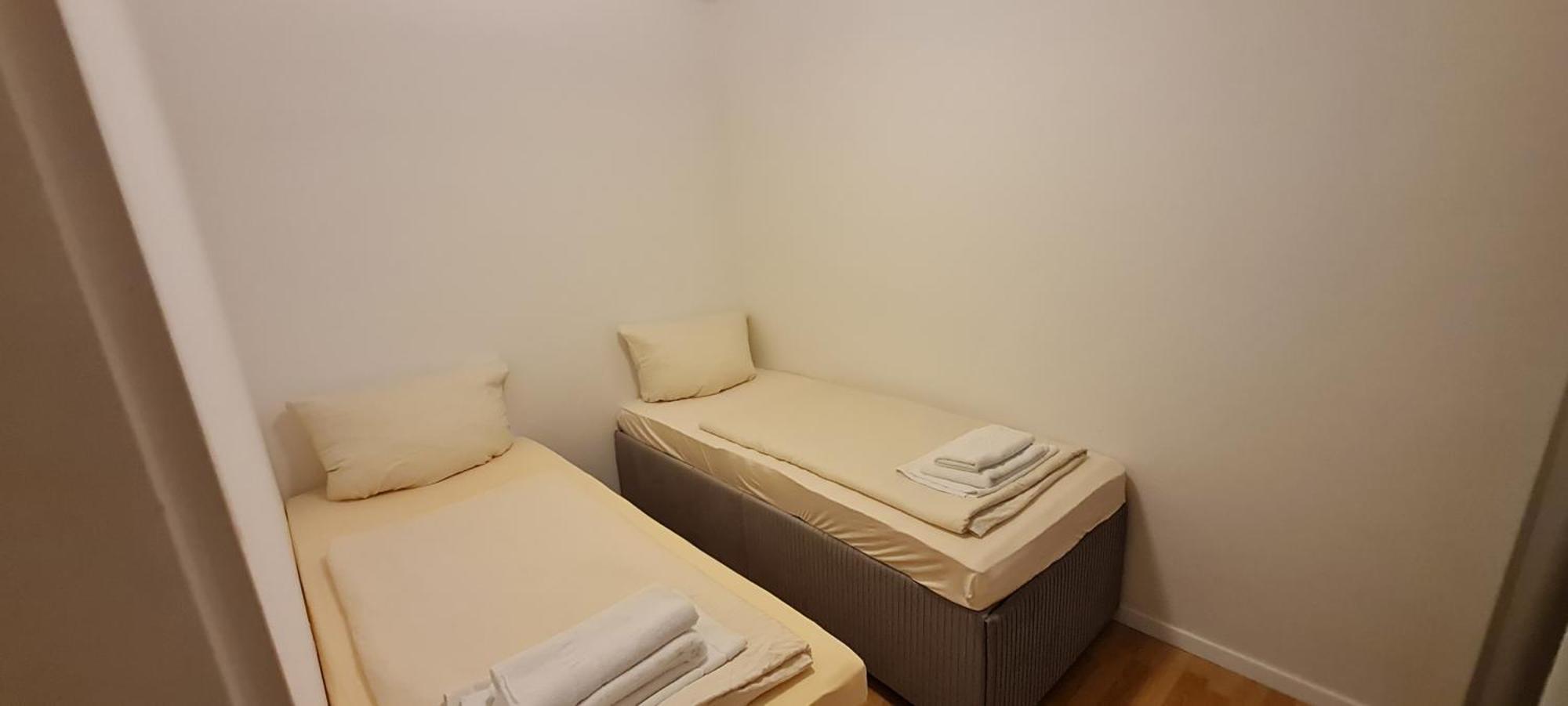 Hotel Im Natur Mit Eigene Kueche Bad Balkon Parkplatz Netflix Nuremberg Chambre photo