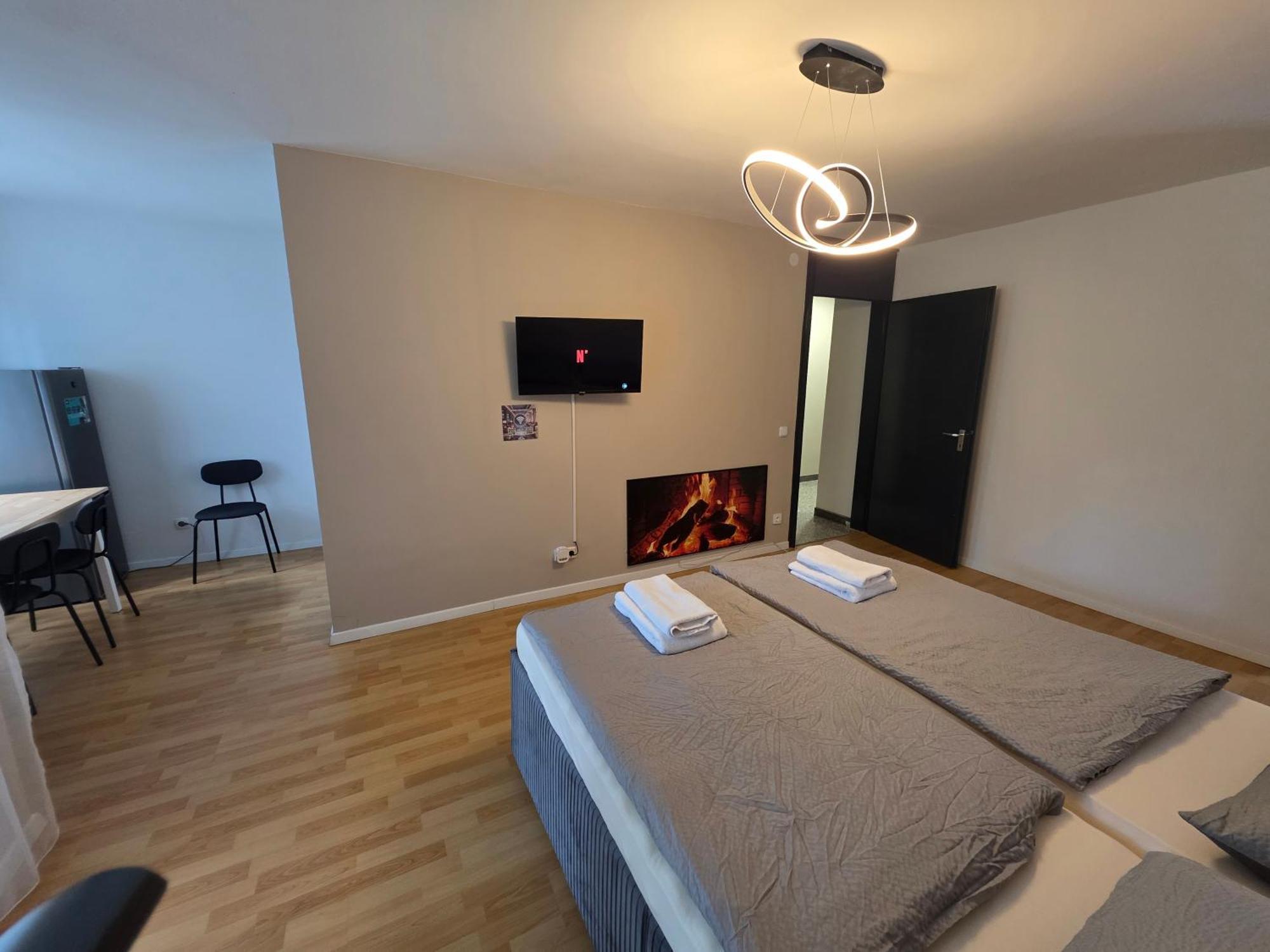 Hotel Im Natur Mit Eigene Kueche Bad Balkon Parkplatz Netflix Nuremberg Extérieur photo
